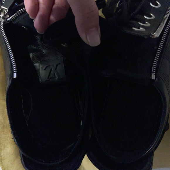 LOUIS VUITTON DAMIER GRAPHITE AVENTURE ZIP UP SNEAKERS - Picture 7 of 9